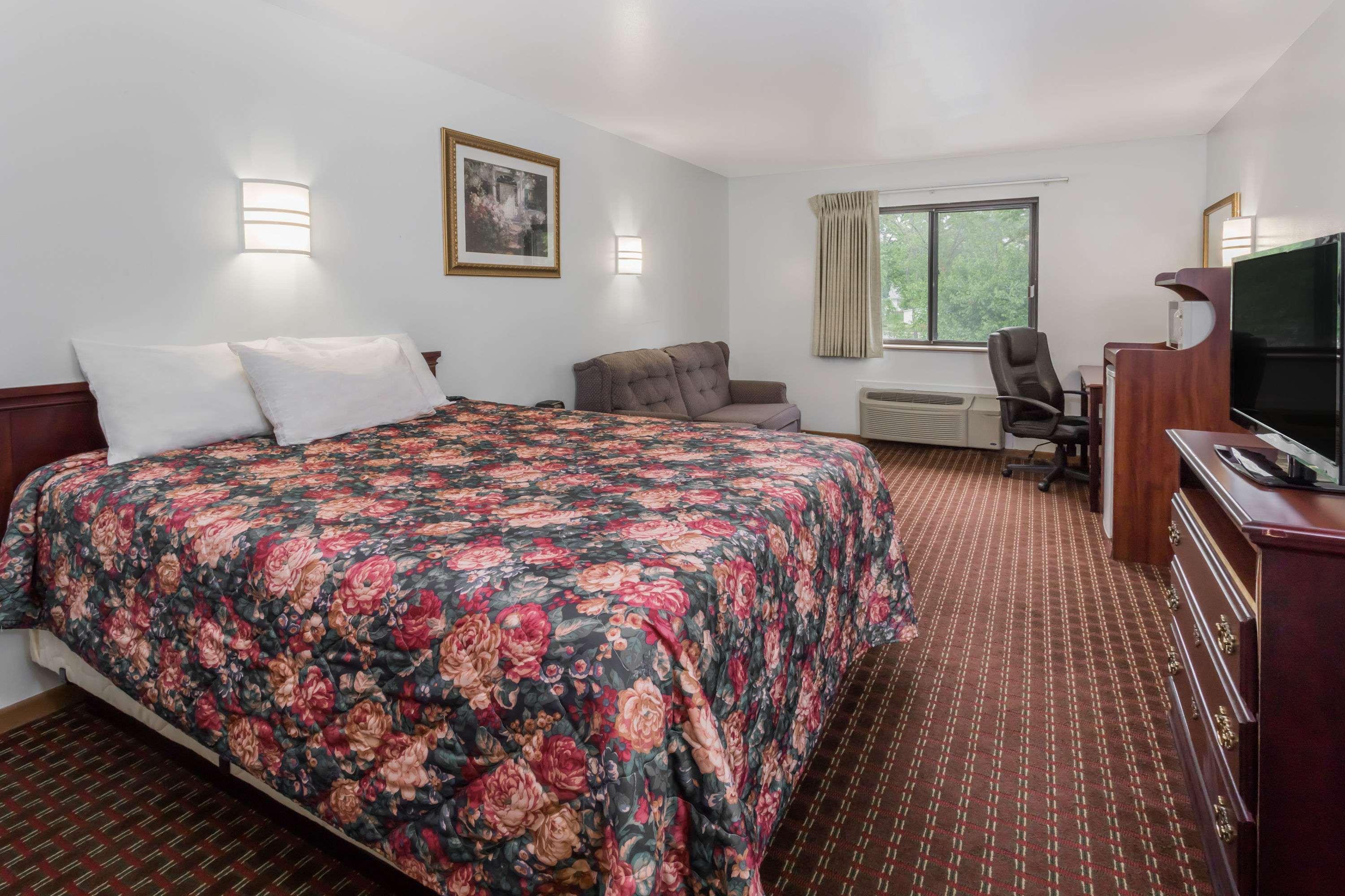 Days Inn By Wyndham Stoughton Wi. Kültér fotó